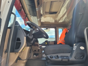 HOWO T5G 280 кабіна