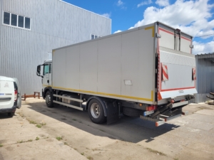 HOWO T5G 280 фургон з гідробортом