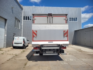 HOWO T5G 280 фургон з гідробортом