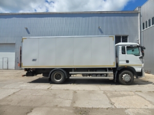 HOWO T5G 280 фургон з гідробортом